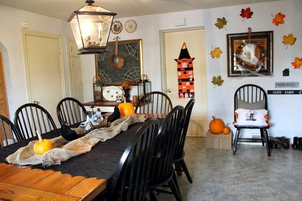 Halloween Farmhouse Tour by Courtenay at The Creek Line House